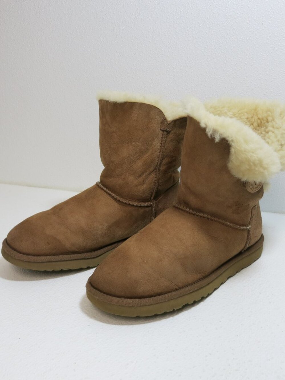 UGG 5803 Bailey Button Winter Warm Boots Insulated Women's Warm Footwear Sz 8